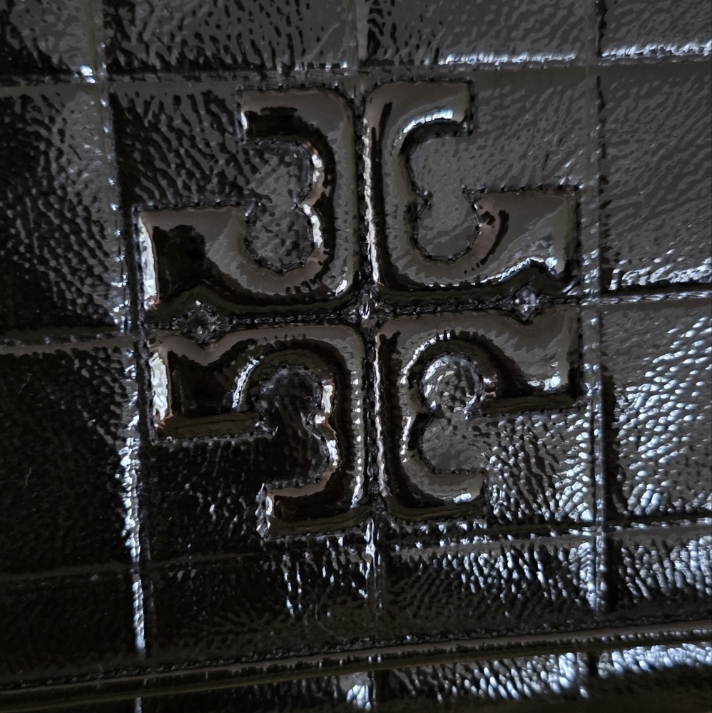 Tory Burch Marion Crossbody/Clutch Glossy Patent Purse - Picture 4 of 16